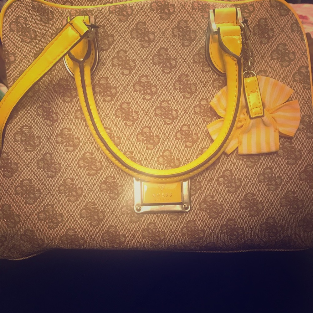 Gorgeous Guess Crossbody! Brand New!